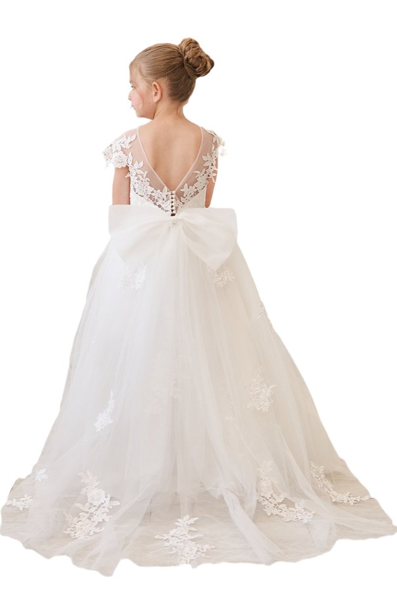 Wehilion flower girl tulle dress with intricate lace and a large bow at the back for elegant occasions