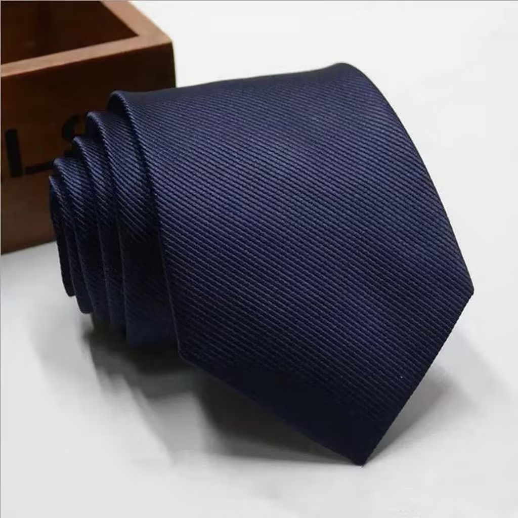 Navy blue silk tie for men refined style for business occasions