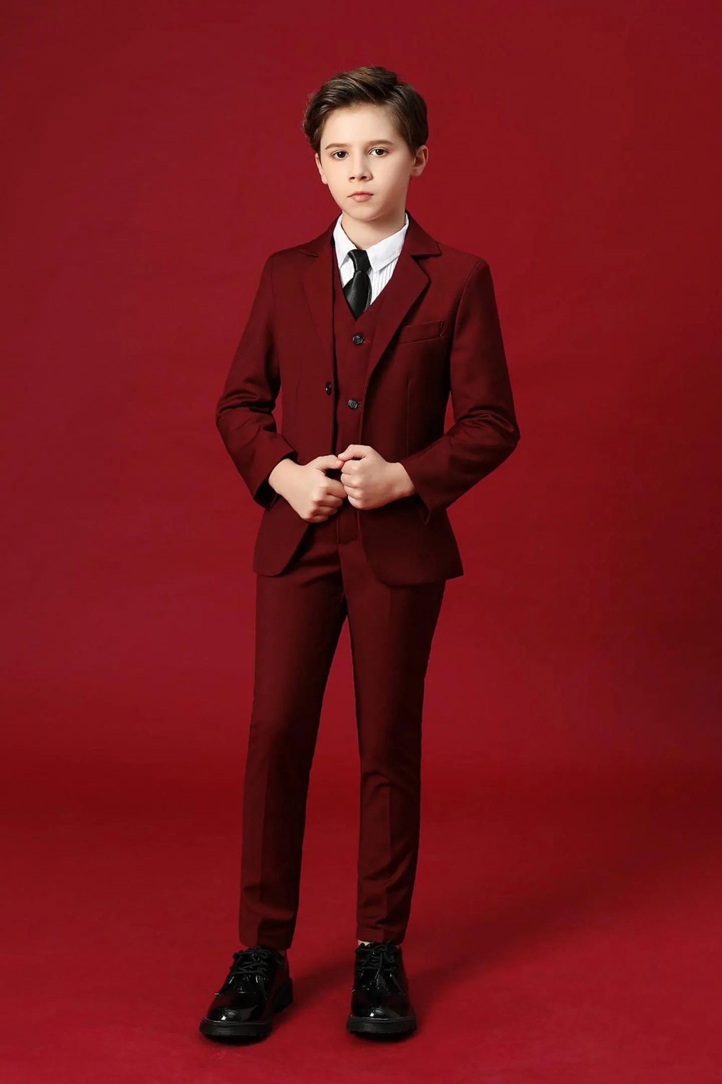 Wehilion holiday boys suit 5-piece in burgundy with a tailored fit and stylish details