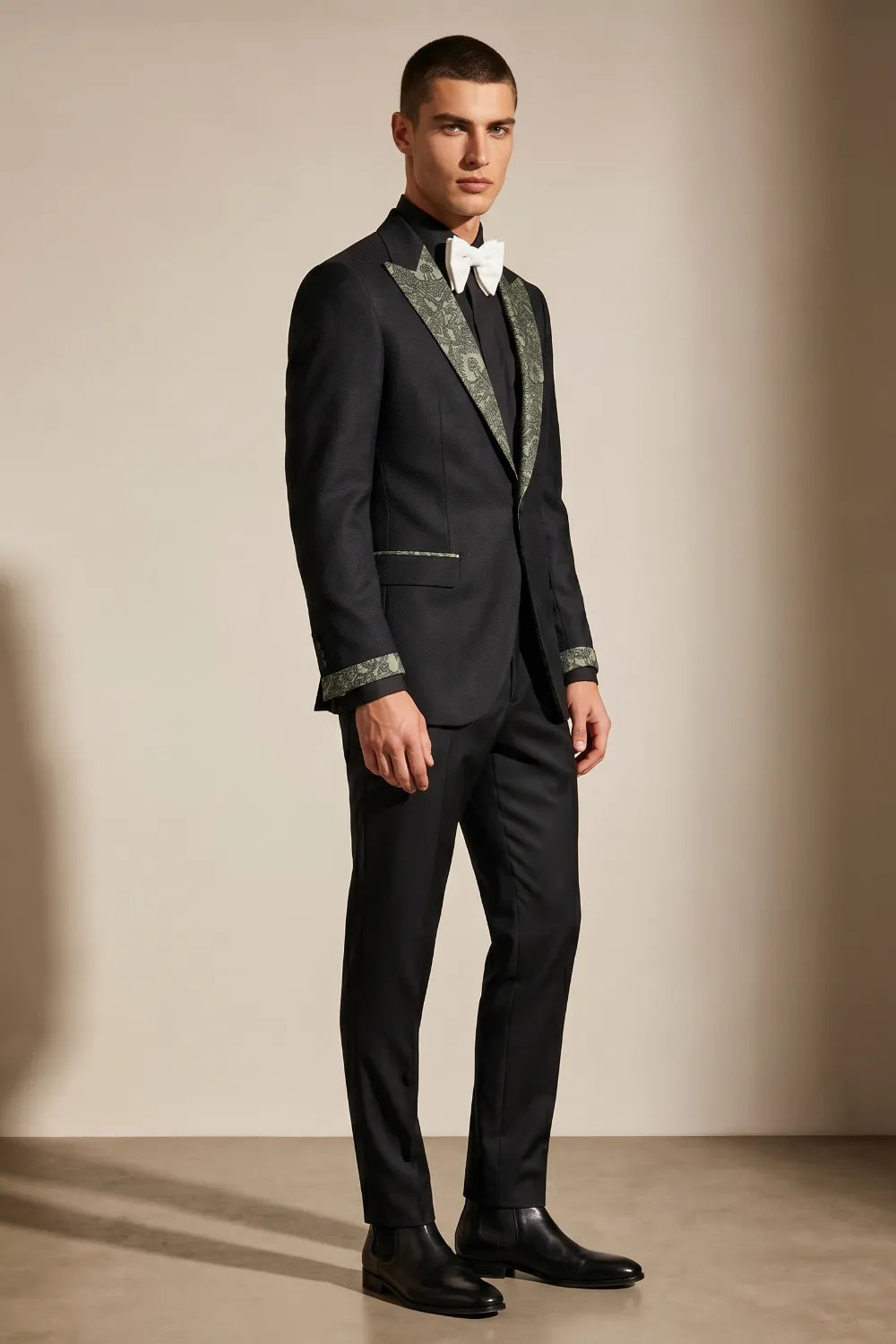 Men's Black Jacquard Peak Lapel 2-Piece Formal Tuxedo Suit