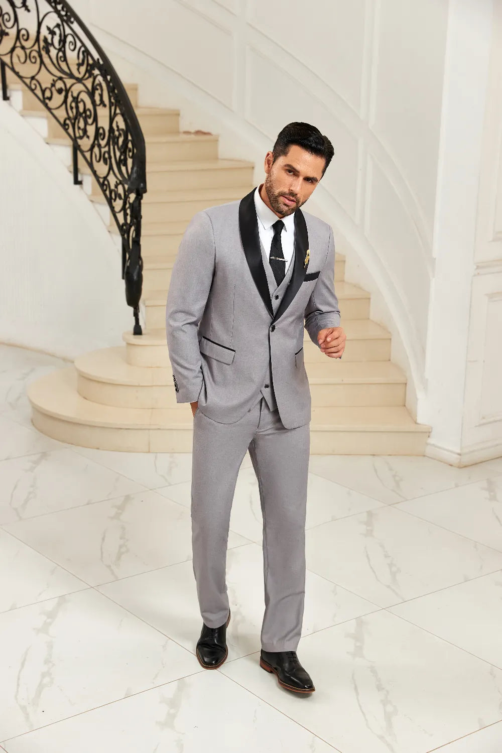 Men's Grey Shawl Collar 3 Pieces Suits