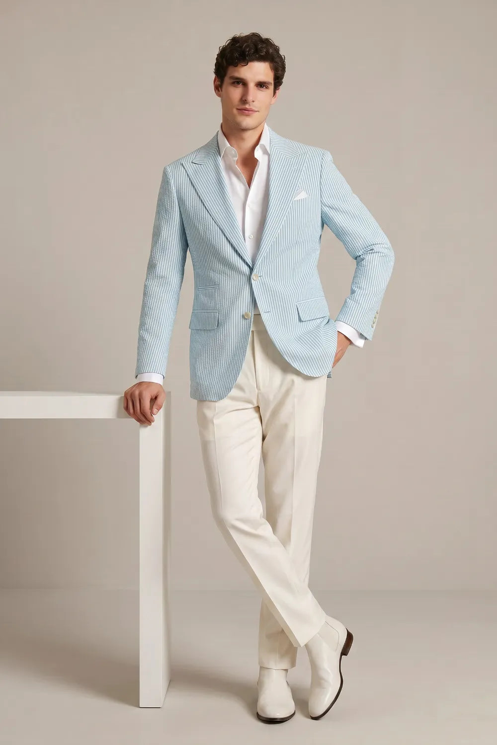 Men's Light Blue Striped Peak Lapel Seersucker Blazer