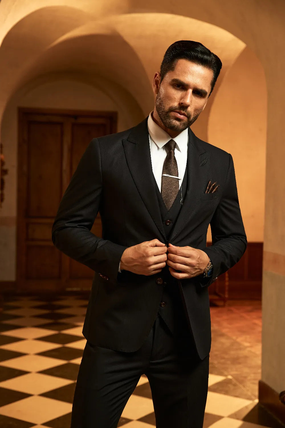Men's Black Peaked Lapel 3 Piece Suit