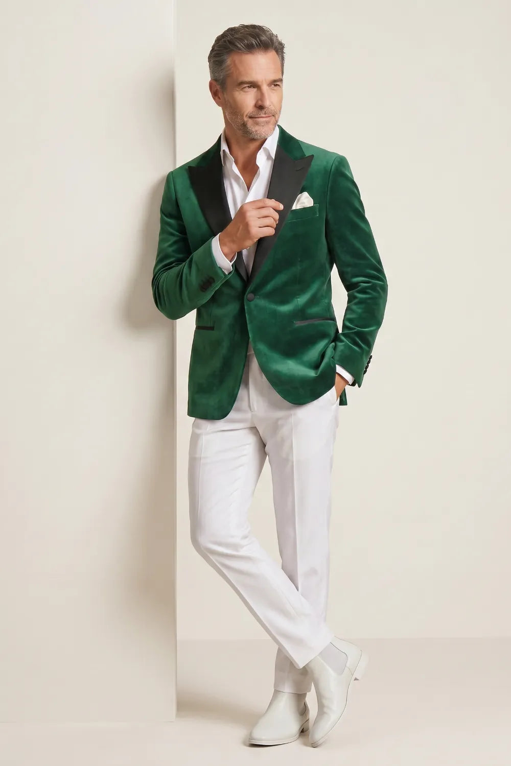 Men's Emerald Green Velvet Black Peak Lapel 2-Piece Tuxedo Suit