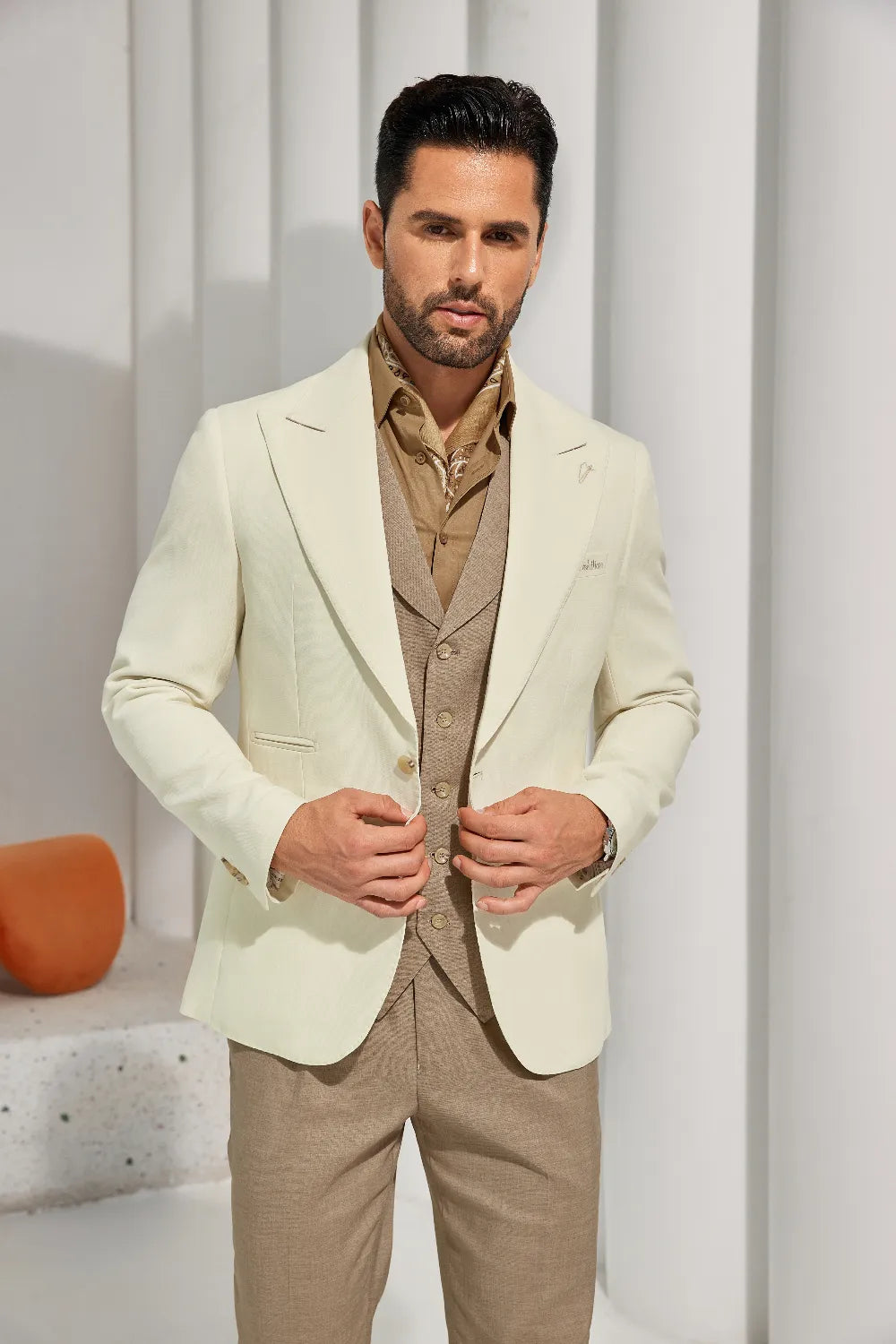Men's White Peak Lapel One Button Blazer