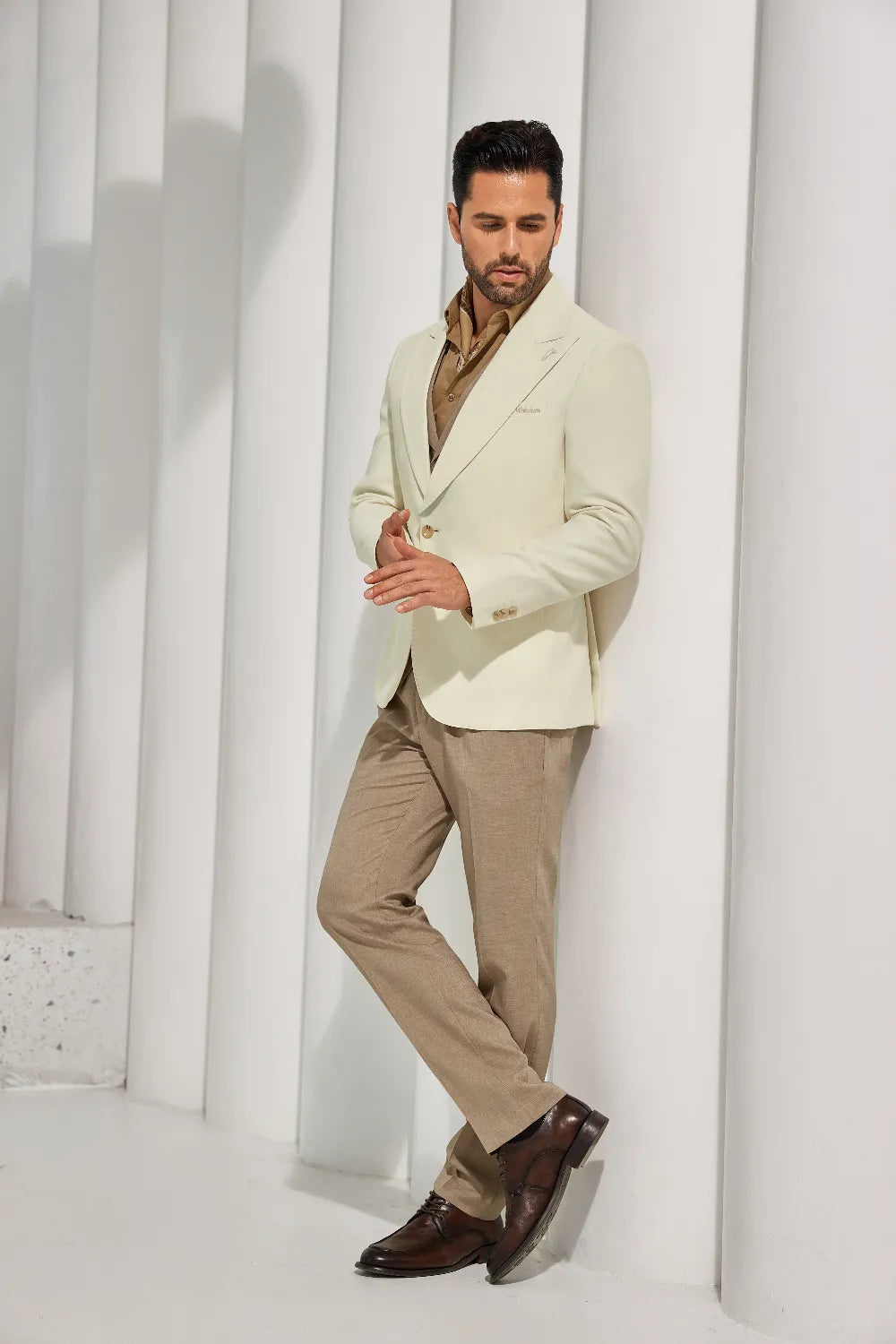 Men's White Peak Lapel One Button Blazer