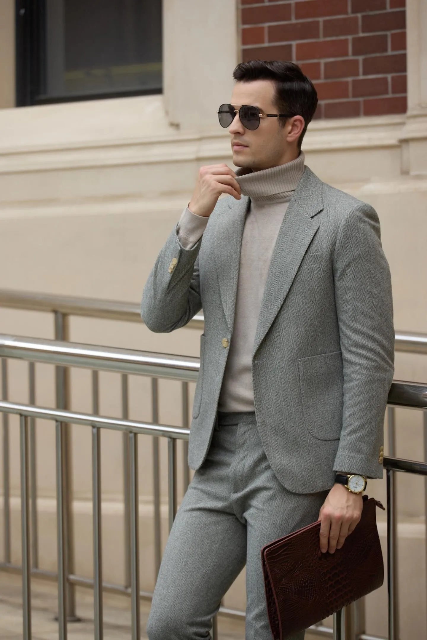 Men's retro herringbone suit with turtleneck – elegant winter business outfit with classic charm