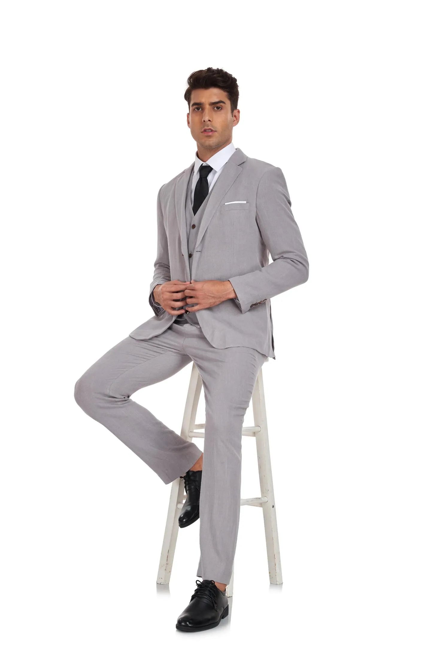 Men's light grey linen wedding suit – 3 piece slim fit blazer, vest and pants styled for beach wedding or prom, casual elegant look.