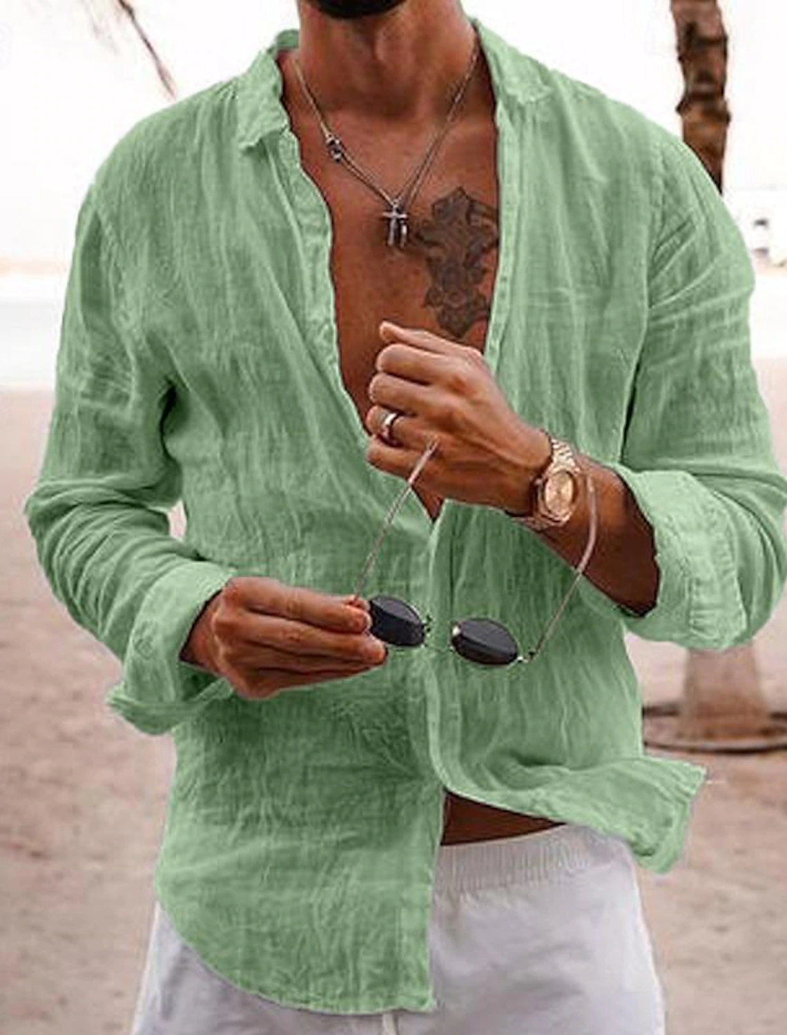 Lightweight green summer shirt for men – relaxed holiday style with breathable fabric