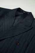 Cargar la imagen en la vista de la galería, Designer Style New Double Breasted Men's Two Button Stripe Blazer
