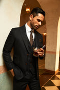 Cargar la imagen en la vista de la galería, Designer Style Fashion Most Popular 3 Pieces Men Suits
