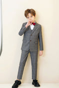 Charger l'image dans la visionneuse de la galerie, Grey Plaid Elegant 5 Piece Boys Suits
