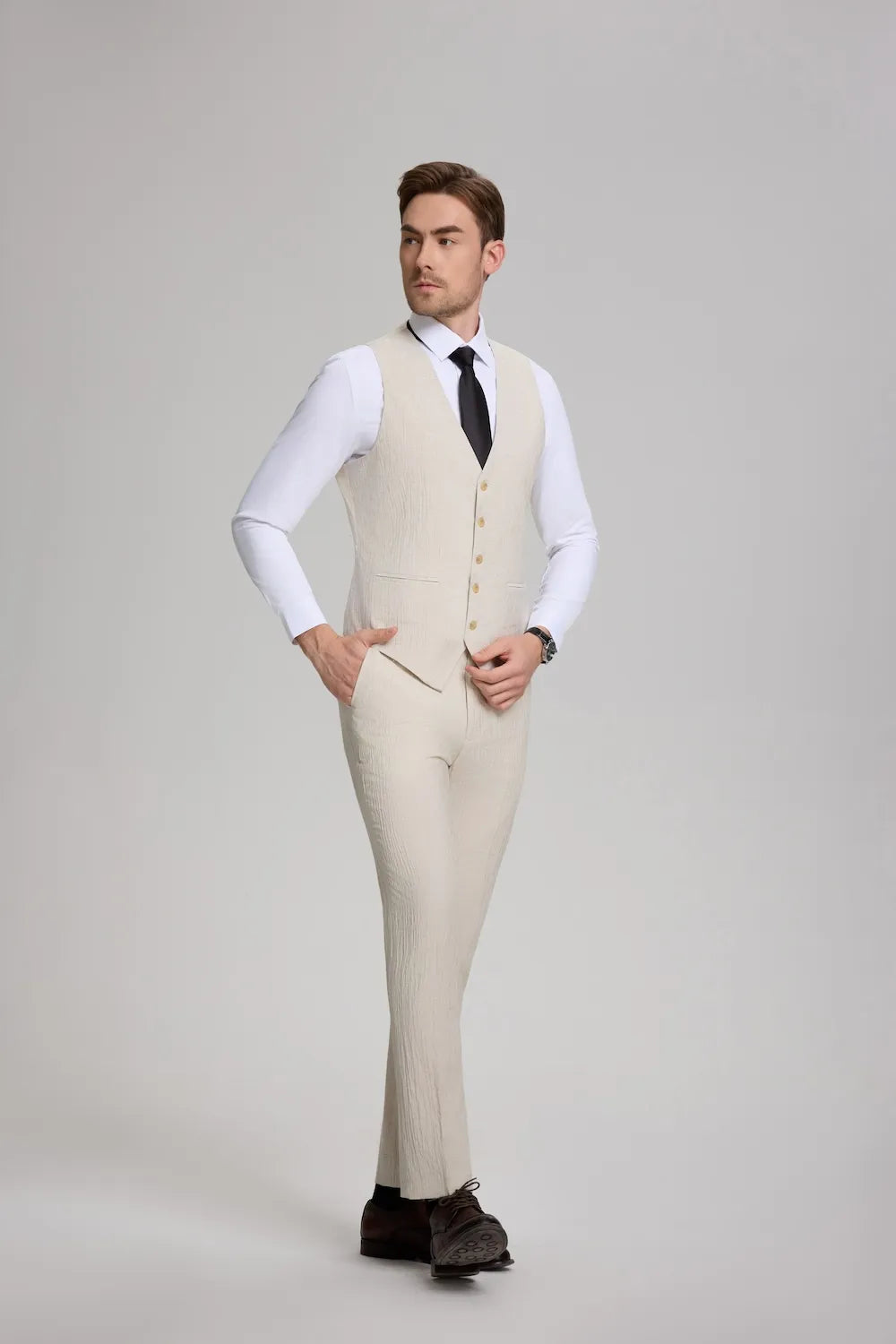 Slim fit linen vest suit for men – beige 2-piece summer formalwear ideal for beach weddings or parties