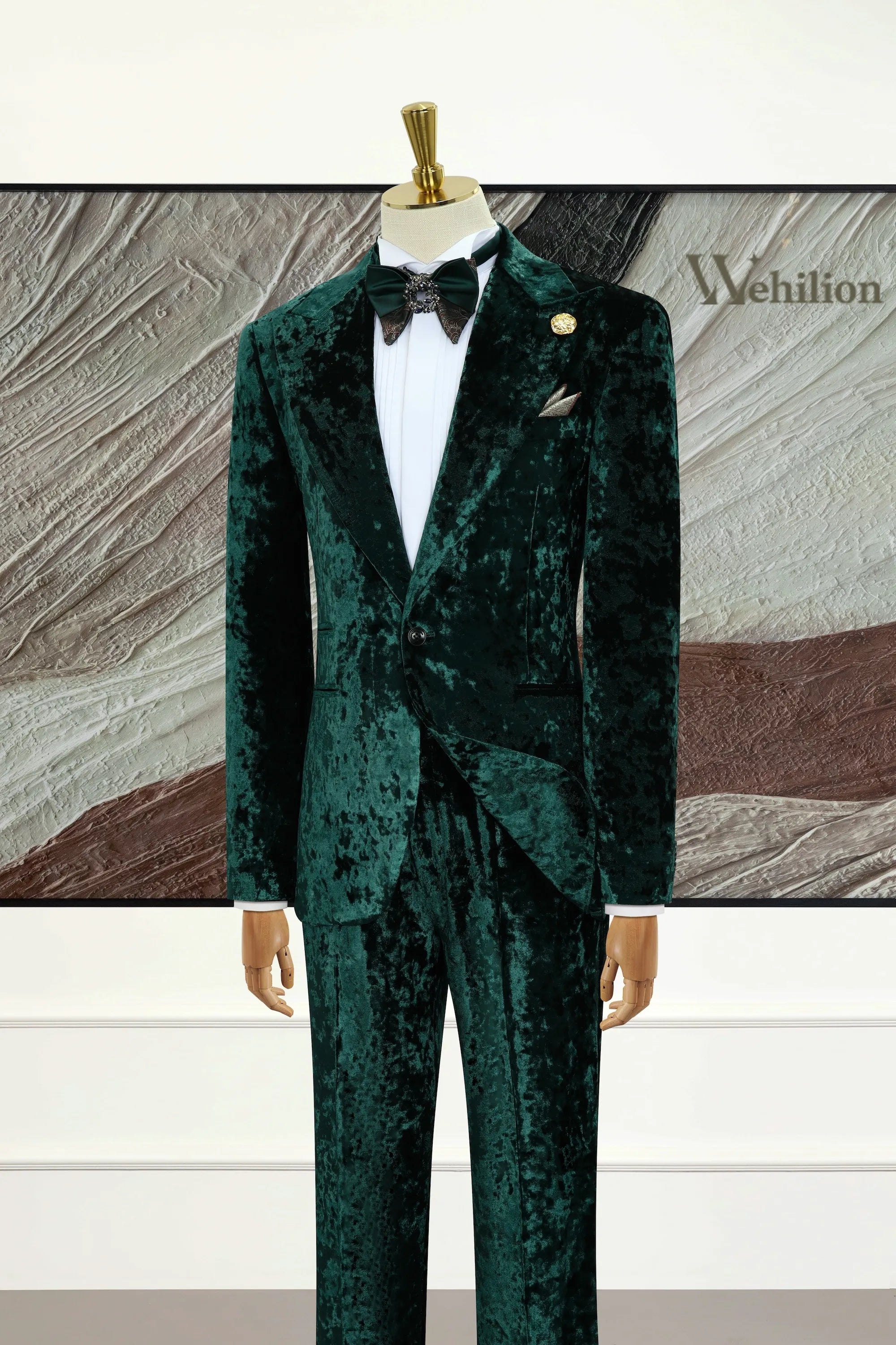 Men's Green Velvet Peak Lapel 3 Piece Suit
