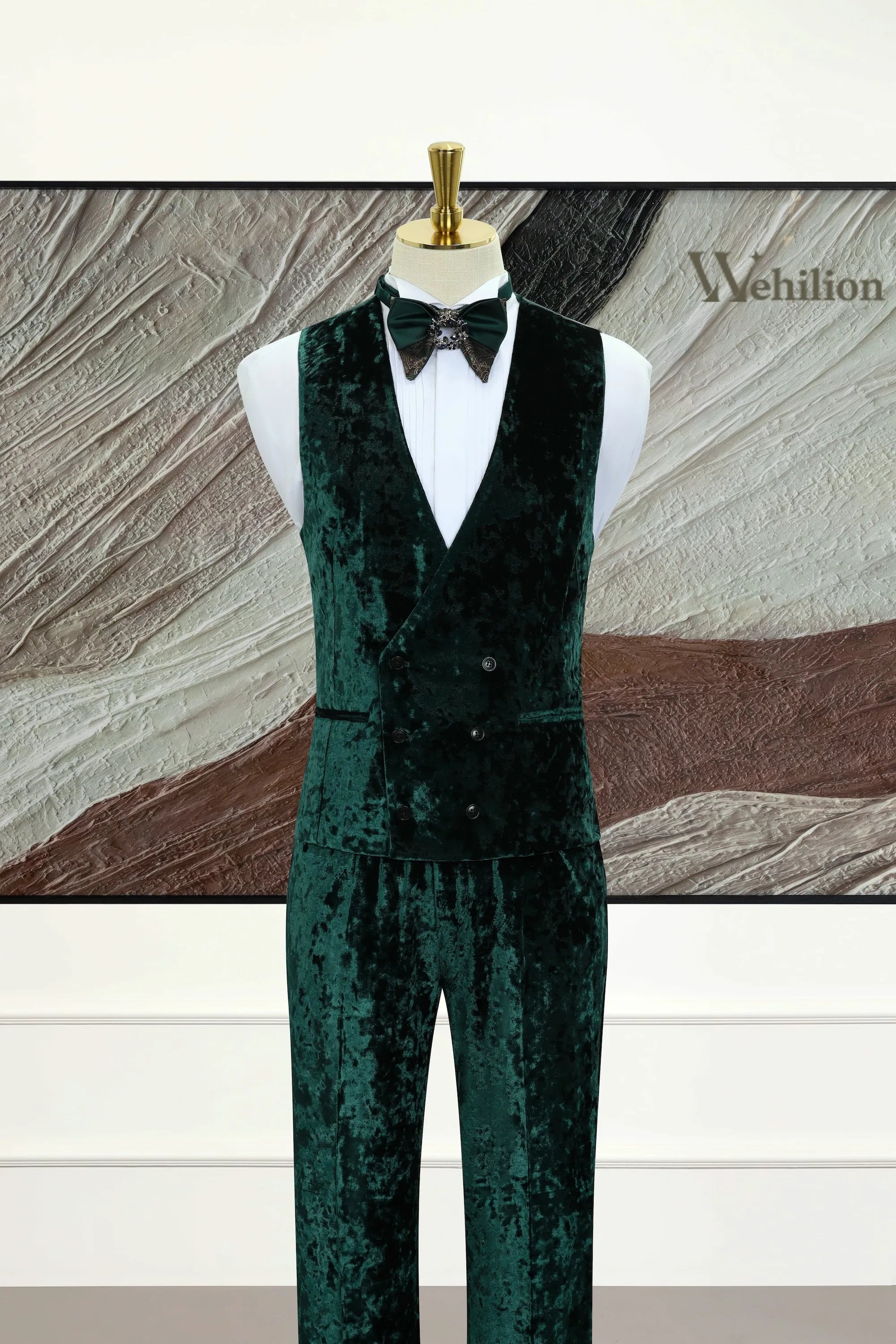 Men's Green Velvet Peak Lapel 3 Piece Suit