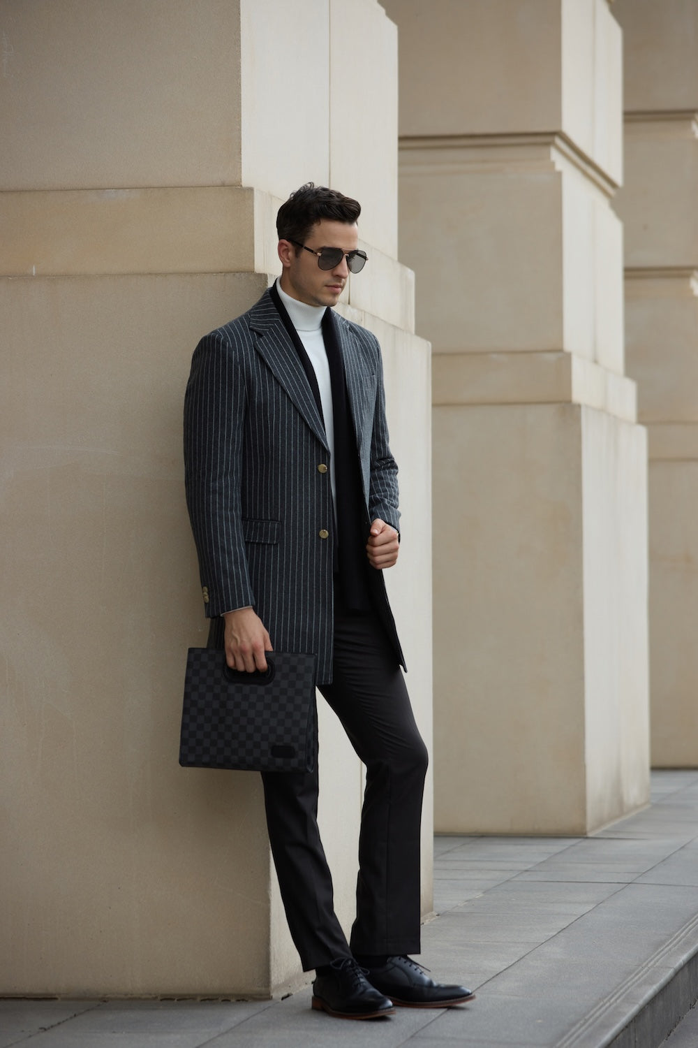 Grey classic overcoat with pockets – stylish layered outfit for business winter look