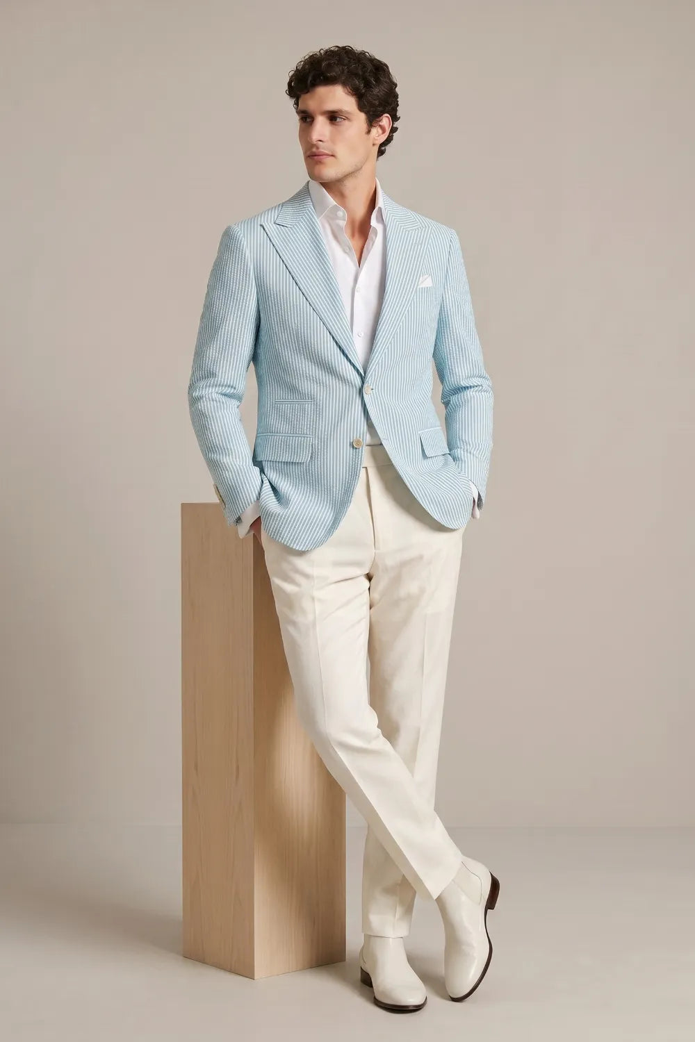 Men's Light Blue Striped Peak Lapel Seersucker Blazer