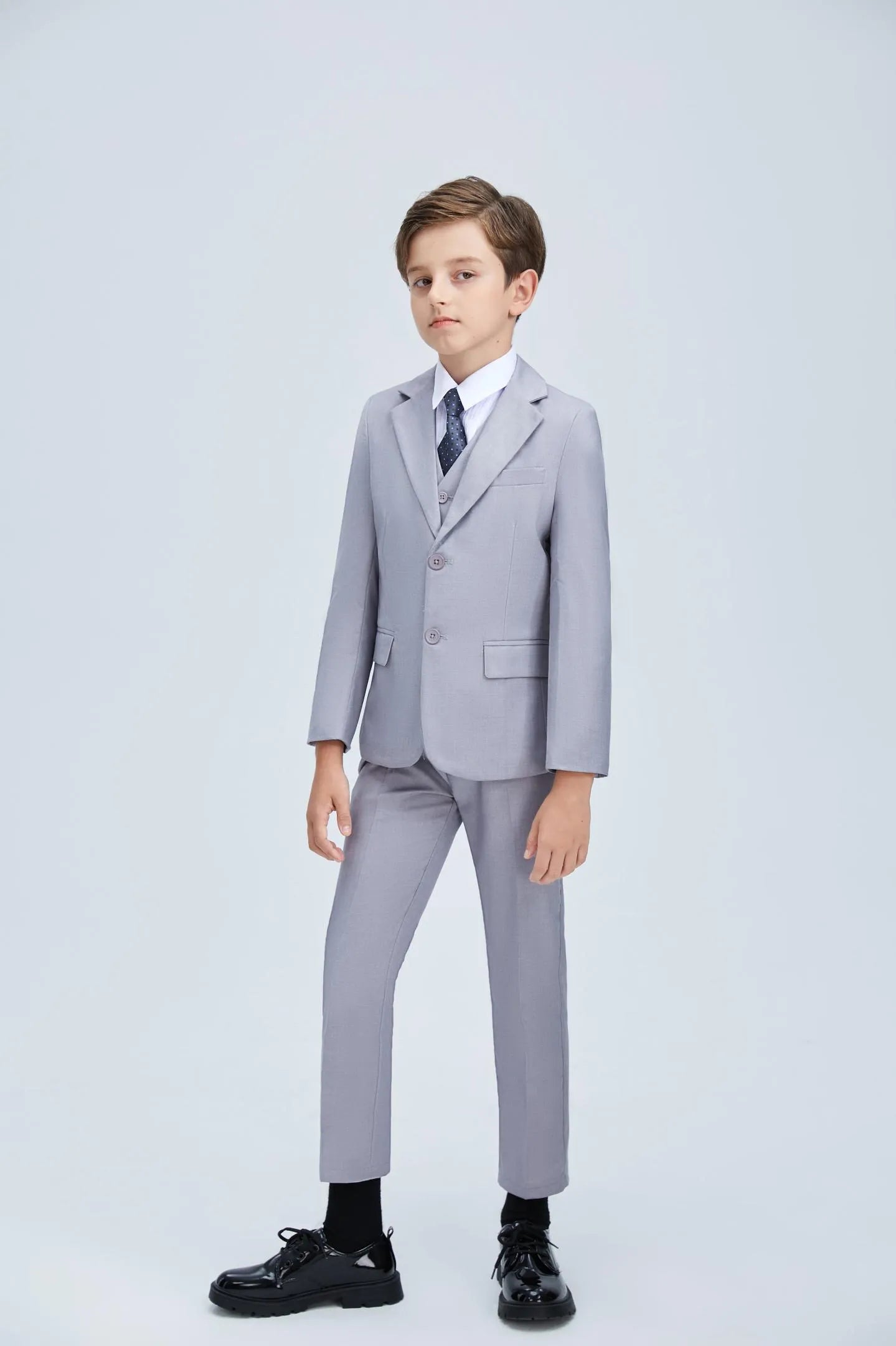 Light gray boys' 5-piece suit - elegant formal outfit with polka dot tie