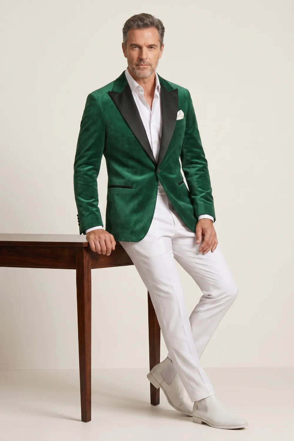 Men's Emerald Green Velvet Black Peak Lapel 2-Piece Tuxedo Suit