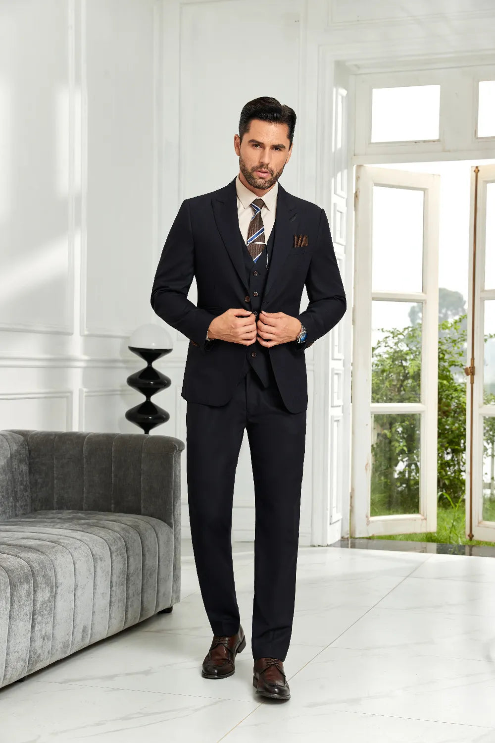 Men's Navy Peaked Lapel Men's 3 Piece Suit